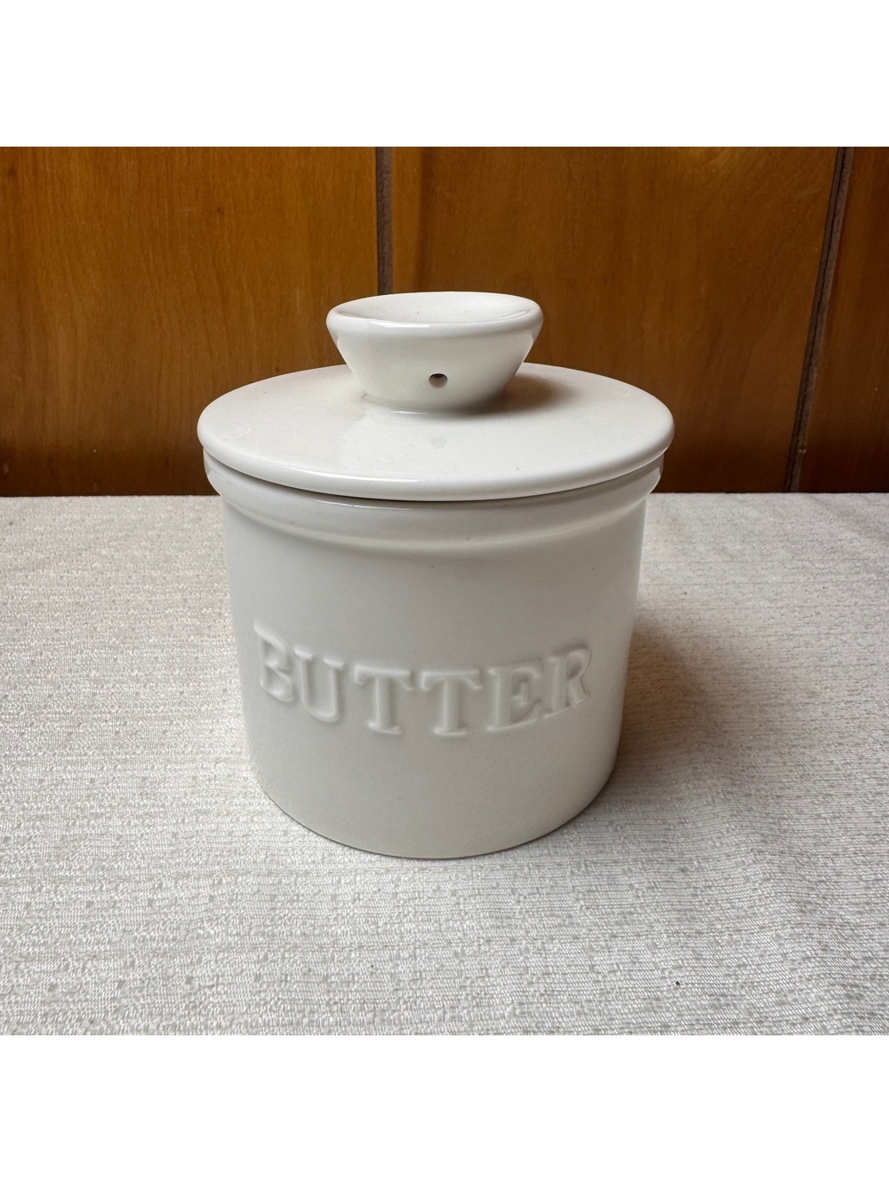 Vintage White Ceramic Butter Crock With Lid Countertop Butter Keeper - Picture 3 of 7
